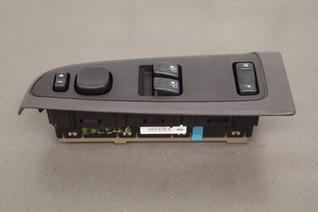 03-07 Chevy Silverado Sierra Extended Cab Driver Master Window Switch with Bezel