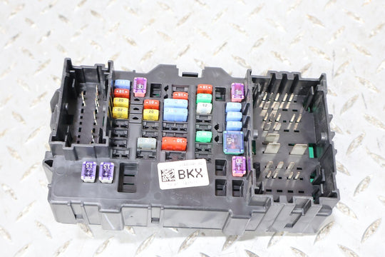 17-18 GMC Sierra Silverado 1500 Left LH Cabin Fuse Junction Box (23443946_02)