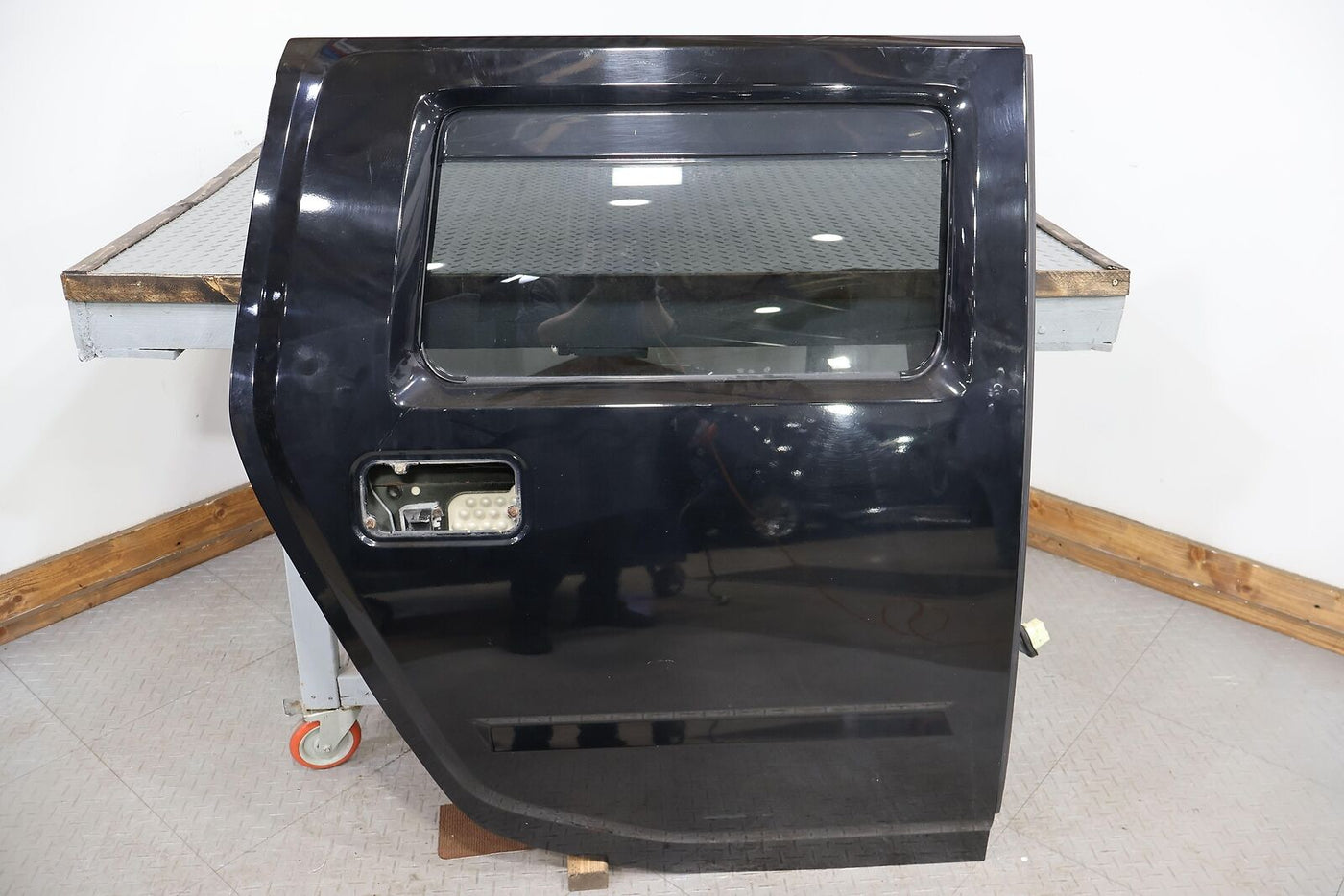 03-09 Hummer H2 Passsenger Right RH Rear Door W/Glass (Black 41U) See Notes