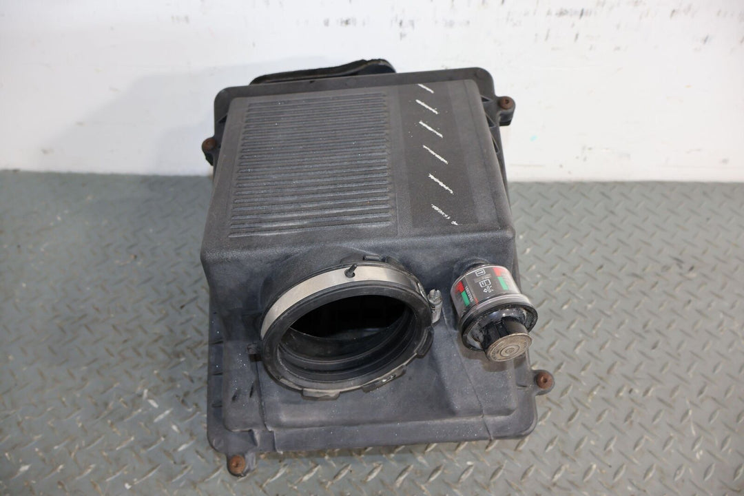 02-06 Cadillac Escalade OEM 6.0L Air Cleaner W/ Intake/Resonator/Box (NO MAF)