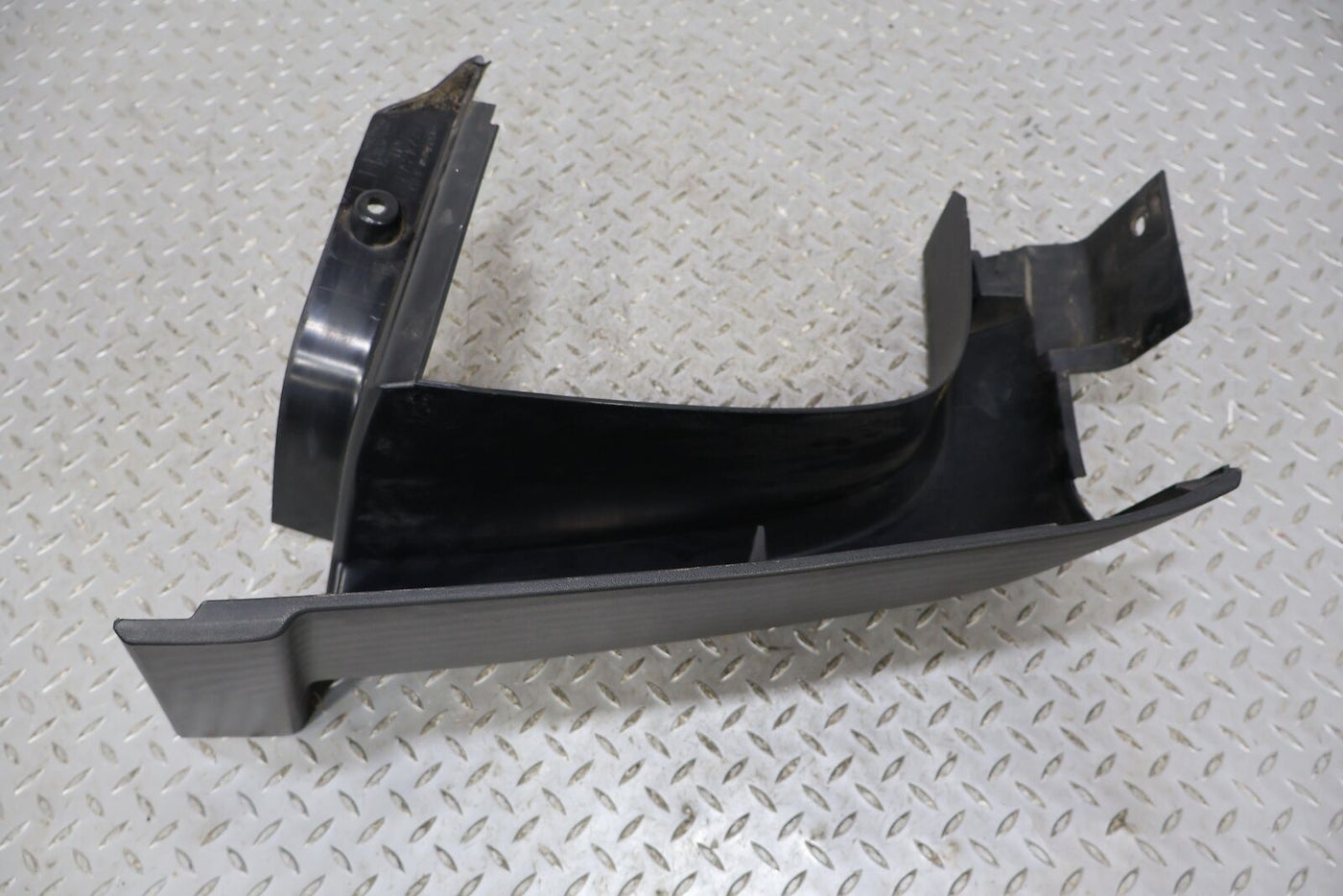 05-09 Hummer H2 SUT Rear Left Midgate Cab Window Moulding (Moulding ONLY) Black