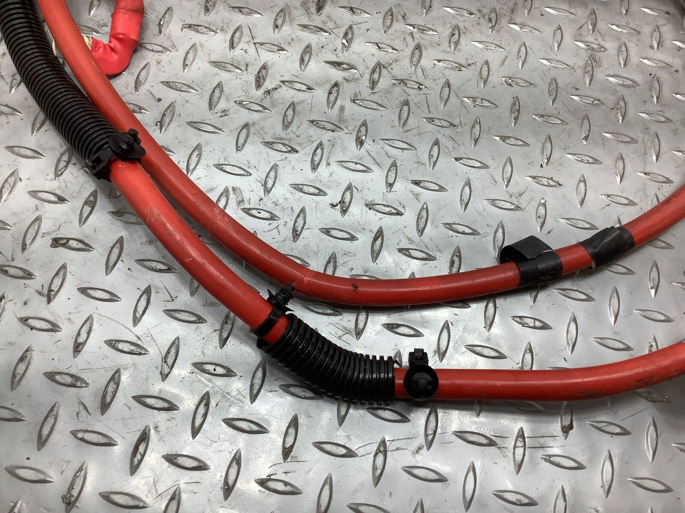 04-12 Aston Martin DB9 DBS V12 Battery Cable To BDS 4G43-14300-AD