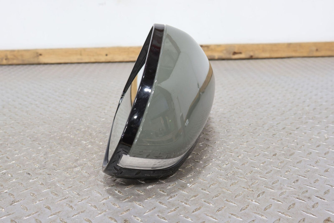 2022-2024 Rivian RS1 Right Power Door Mirror W/Blind Spot Alert (Launch Green)