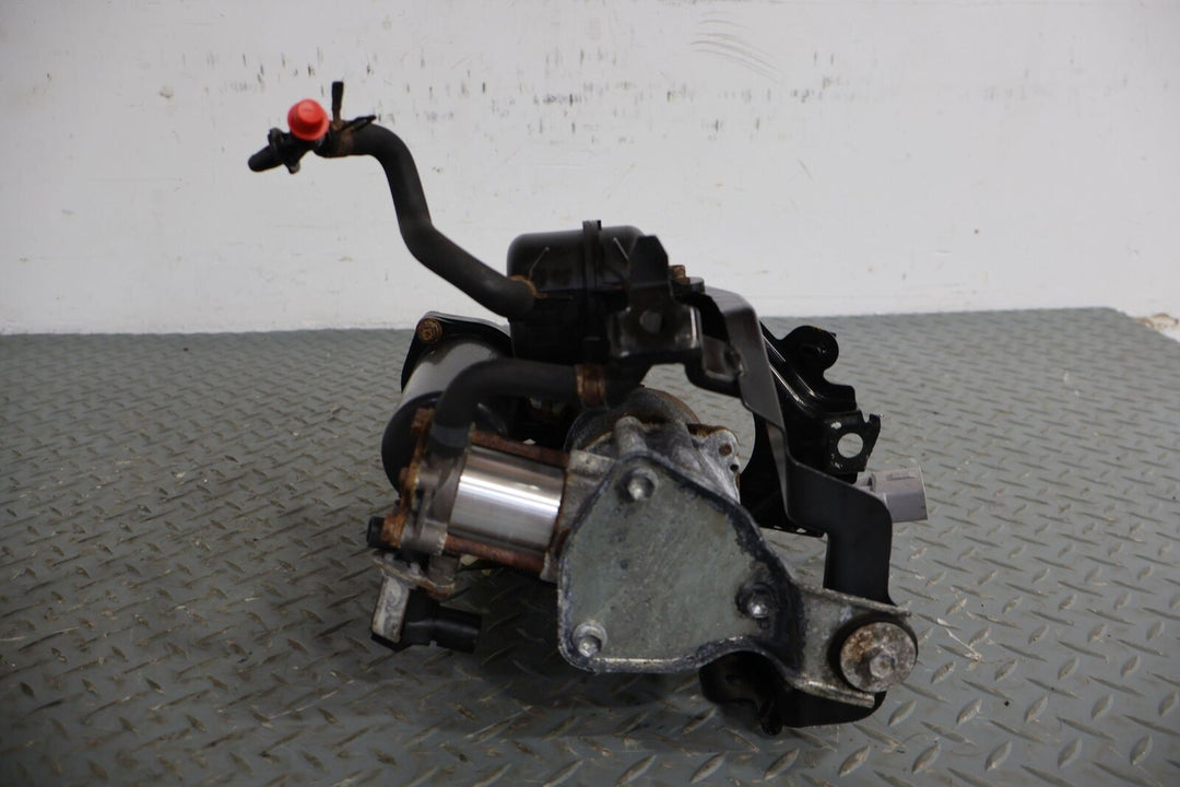 10-22 Lexus GX460 OEM Suspension Air Compressor W/Dryer & Bracket 48910-60042