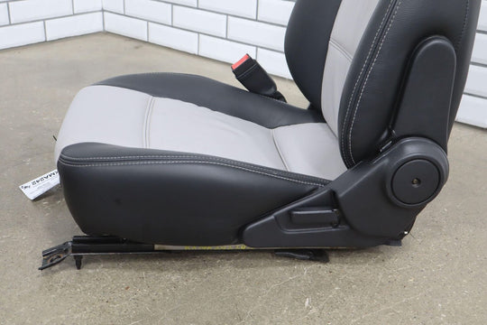 1999-2000 Mazda Miata NB Pair of Bucket Seats Manual Black/Silver *Recovered*