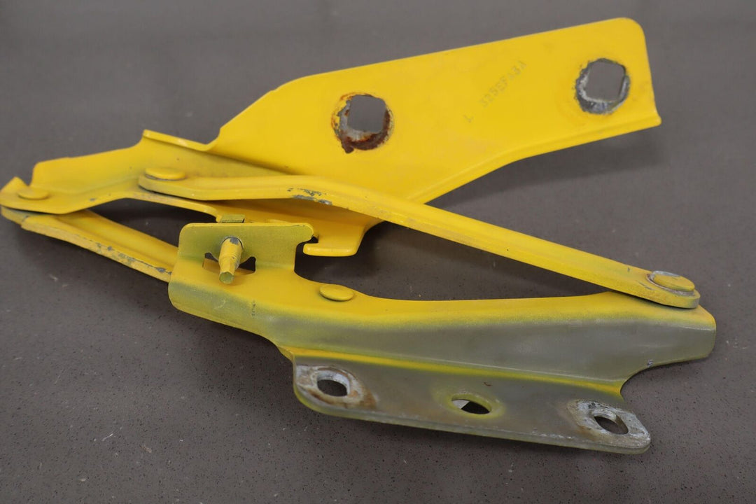 03-06 Chevy SSR Pair of LH & RH Front Hood Hinges OEM Slingshot Yellow (79U)