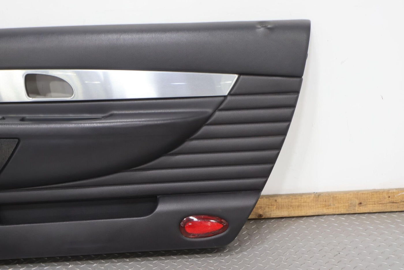 02-05 Ford Thunderbird Right RH Interior Door Trim Panel (Aluminum/Black BW)