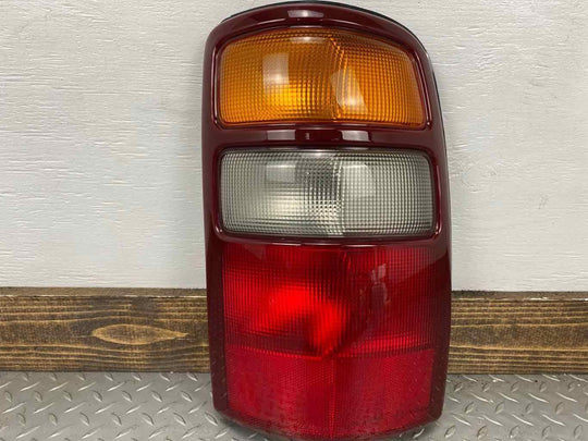 00-06 Chevy Suburban Tahoe Yukon Pair LH & RH Aftermarket Tail Lights (Tested)