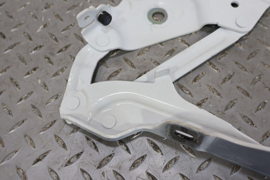 16-18 Chevy Camaro ZL1 Left LH & Right RH pair of Hood Hinges (Summit White GAZ)