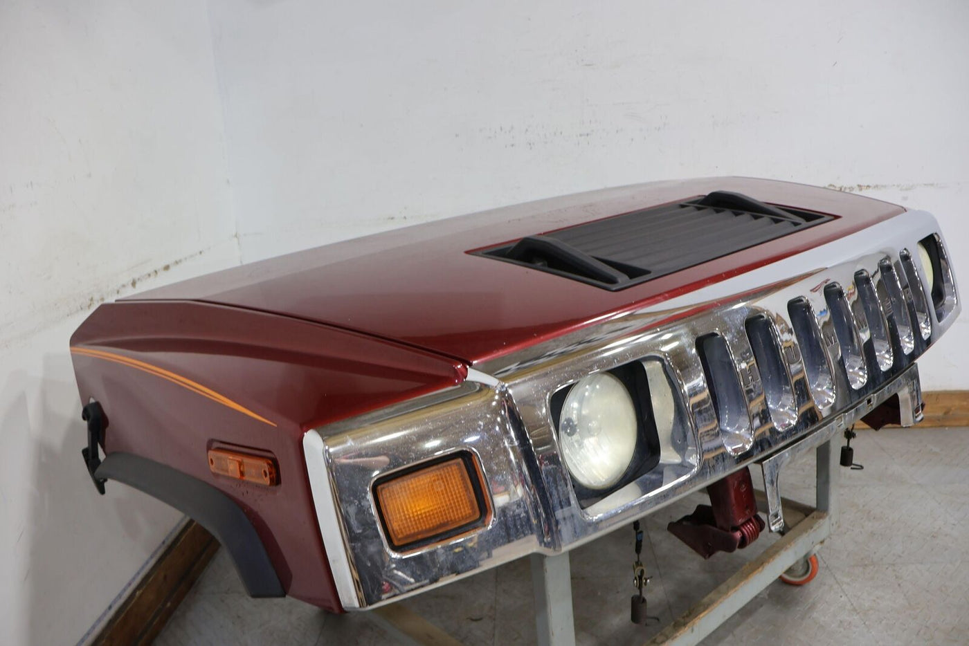 03-07 Hummer H2 OEM Hood W/Grilles/ All Lighting/Mouldings (Red Metallic 72U)