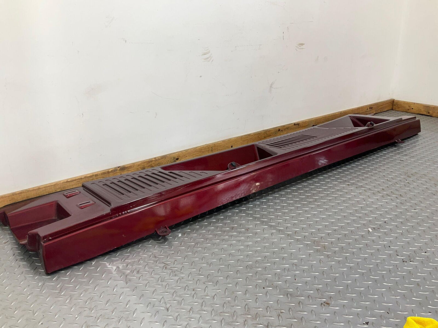 03-09 Hummer H2 Front Center Cowl Vent Panel (Redfire Metallic 72U)Paint Respray