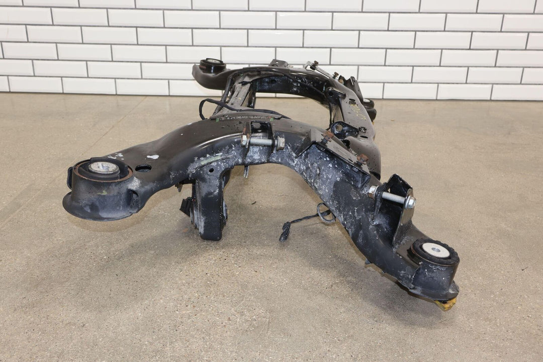 15-16 Dodge Challenger R/T Rear 6.4L Bare Undercarriage Crossmember (89K)