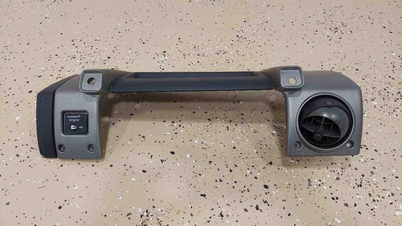 03-07 Hummer H2 Passenger Right Dashboard Air Vent (Silver)