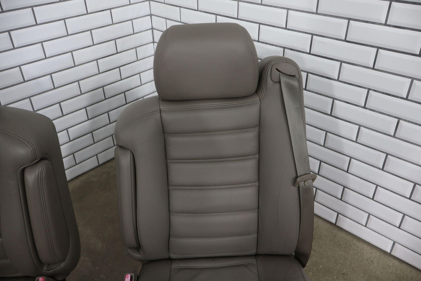 03-07 Hummer H2 1st & 2nd Row Leather Seat (Wheat 502) SUV Only (Power Tested)