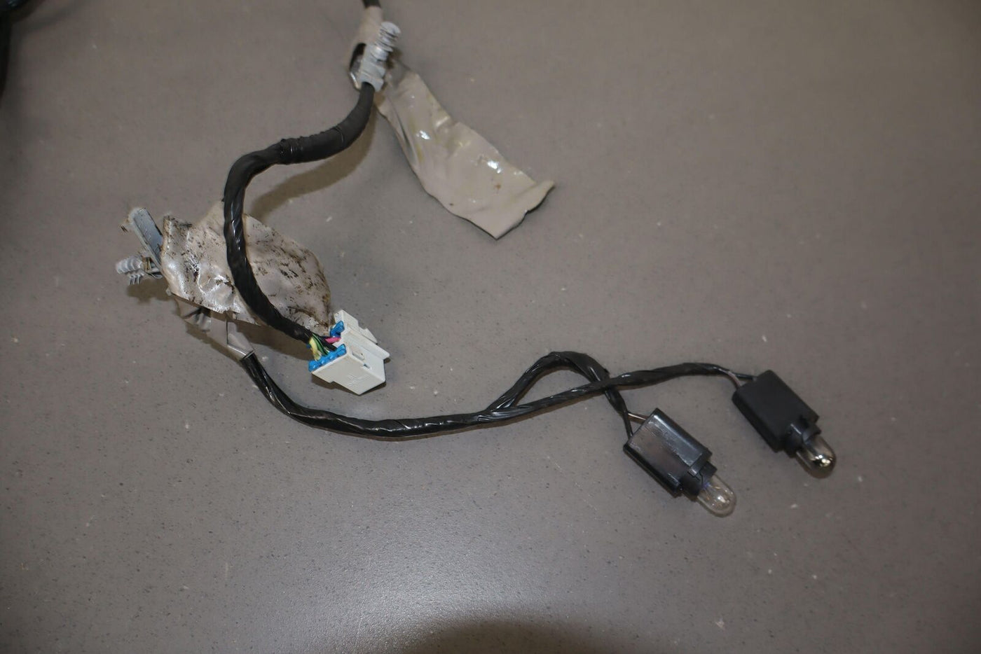 2003 Hummer H2 Front Floor Console Wiring Harness (See Photos) OEM