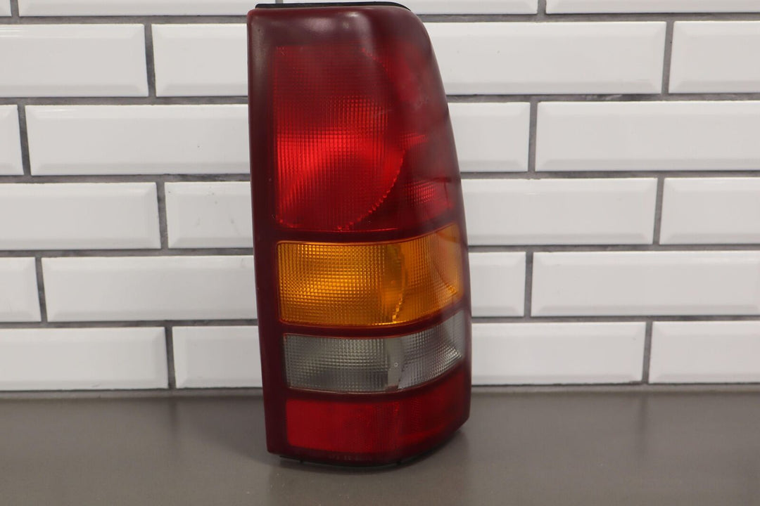 99-02 Chevy Silverado/Sierra OEM Tail Light Set (Left / Right)