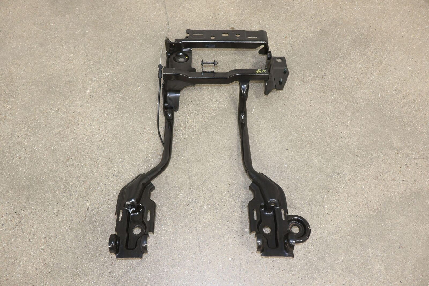 2003-2007 Hummer H2 SUV Rear 2nd Row Right RH Seat Track (Folds Properly)