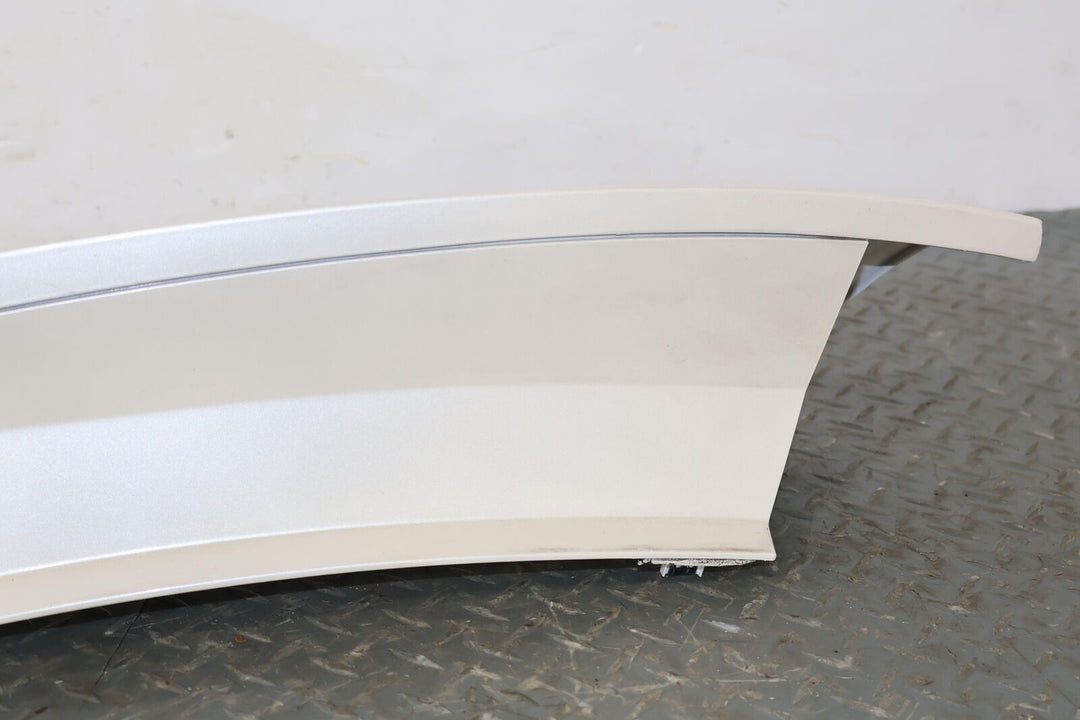 03-06 Escalade Short WB Right Rear Upper Tail Panel Moulding (White Diamond 98U)