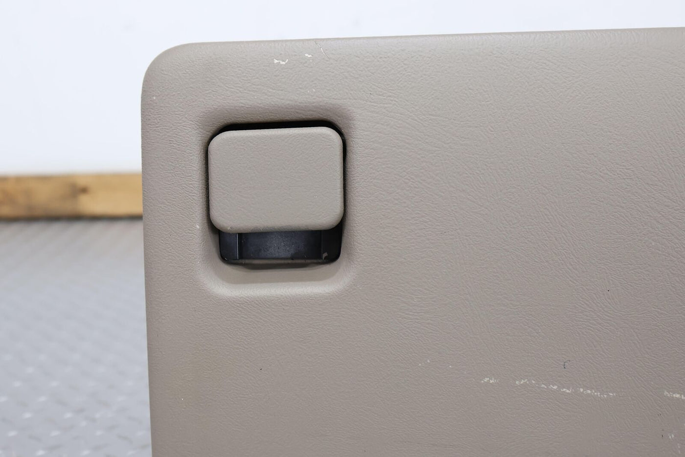 03-07 Hummer H2 Glove Box Door (Light Wheat 50i) Door Only