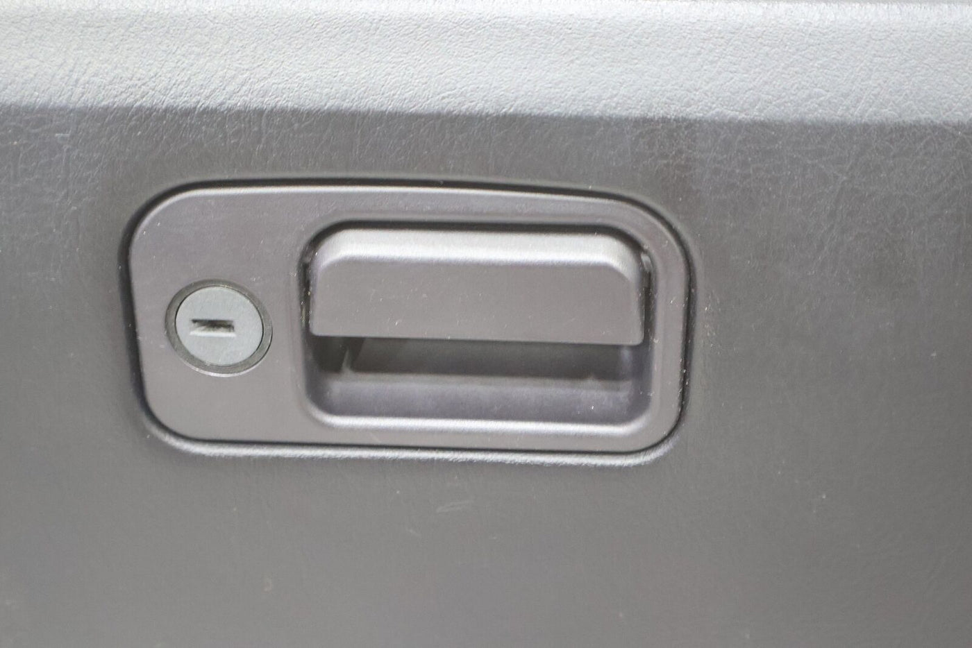 03-05 Ford Thunderbird Interior Glove Box Door (Black BW) W/ Good Latch