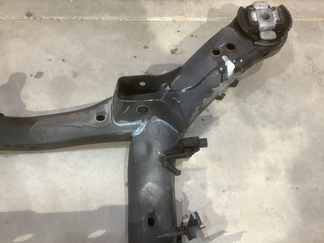 14-16 Mercedes GL450 X166 BARE Rear Undercarriage Crossmember Subframe