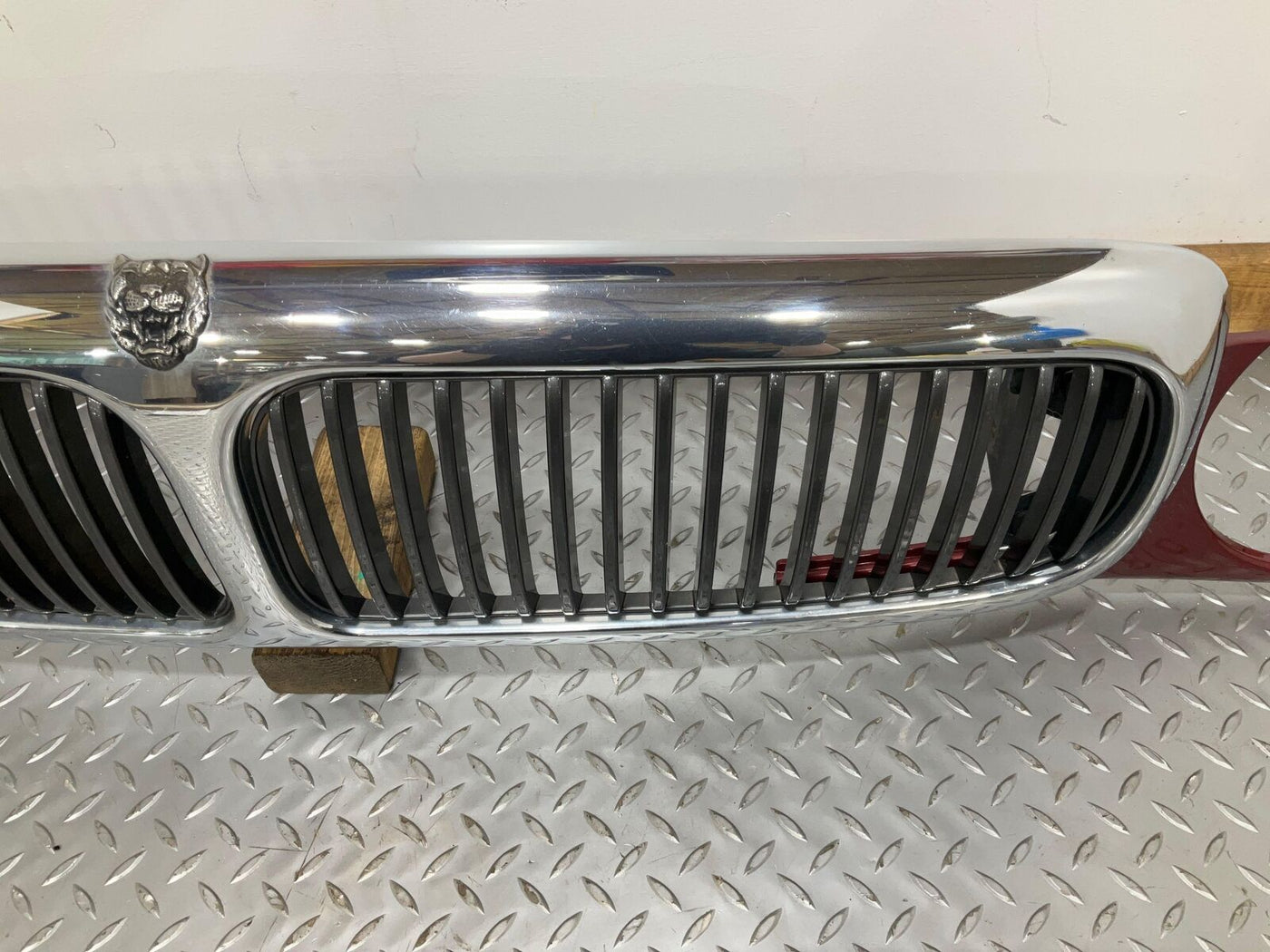 98-03 JAGUAR XJ8 Grille