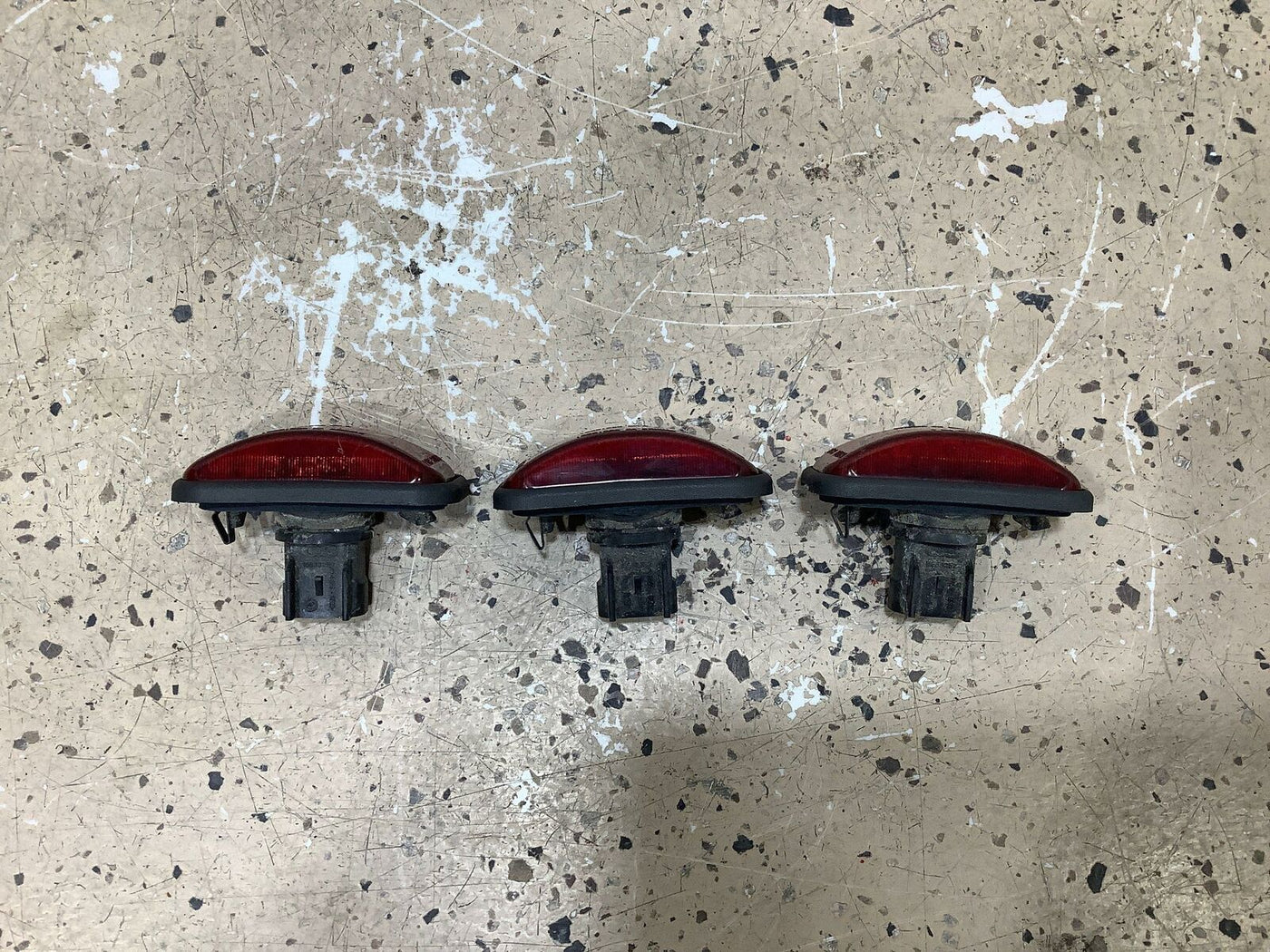 03-07 Hummer H2 Rear Hatch Mounted Marker Clearance Lights (Red) 3PCS See Notes