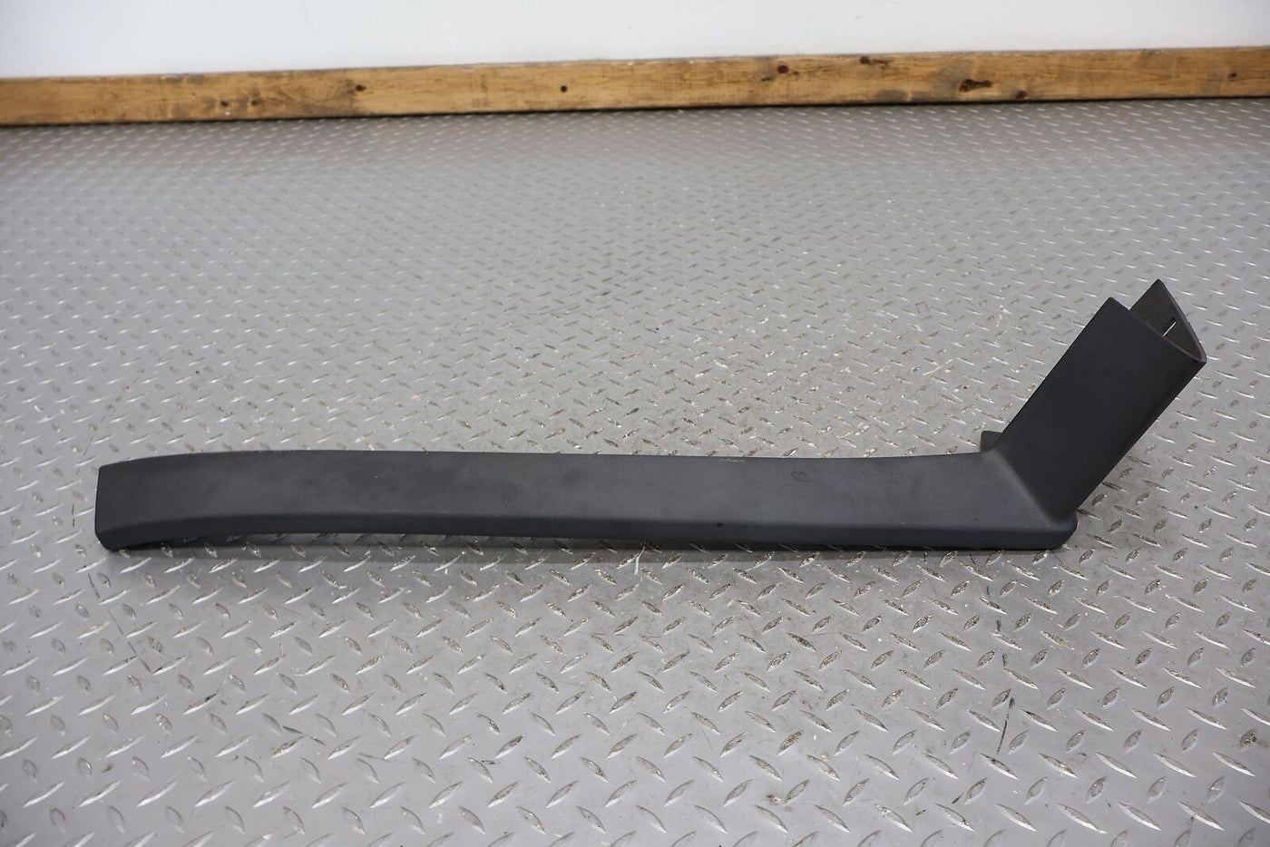 03-09 Hummer H2 Left LH Front Fender Flare Moulding (Textured Black) OEM