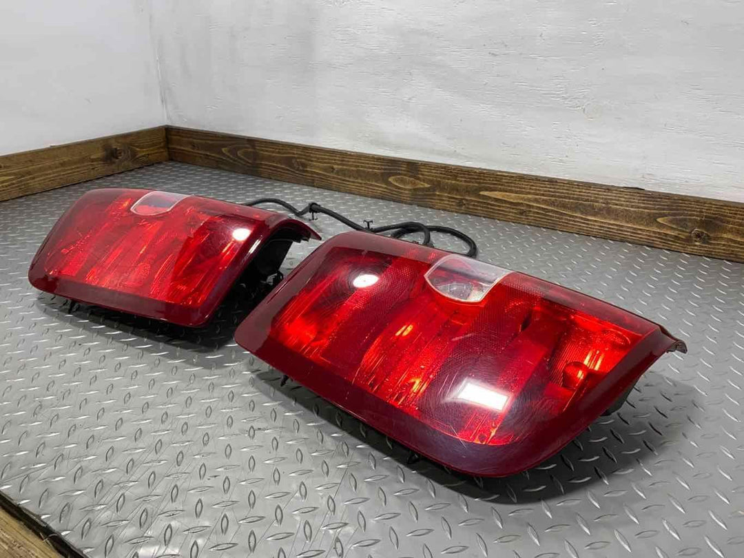 07-13 Chevy Silverado 3500 Pair Tail Lights Right & Left W/ Harnesses (Tested)