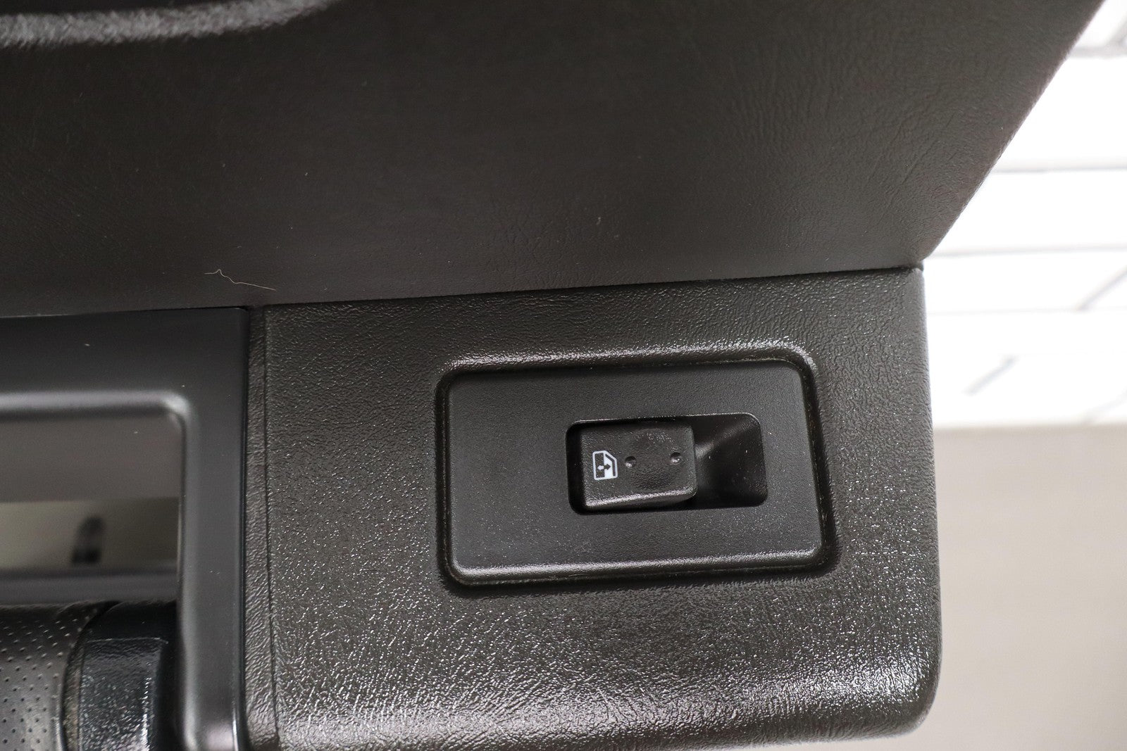 防犯登録解除済み 28インチ　HUMMER　18段切り替 Front Right Passenger Door Interior Trim Panel 15846878 Hummer H2
