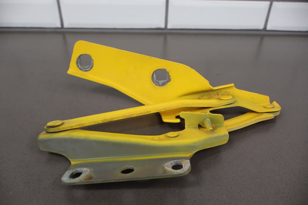 03-06 Chevy SSR Pair of LH & RH Front Hood Hinges OEM Slingshot Yellow (79U)