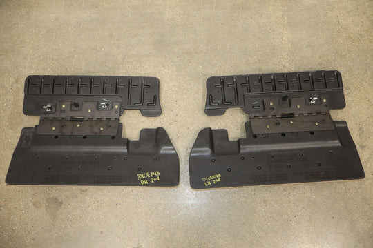 03-06 Chevy Tahoe/ GMC Yukon 2nd Row Bucket Seat Set (Neutral Leather)