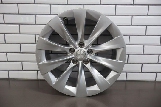 16-20 Tesla Model X Single (1) 20x9.5 Wheel OEM W/ Cap (Curb Rash) Silver