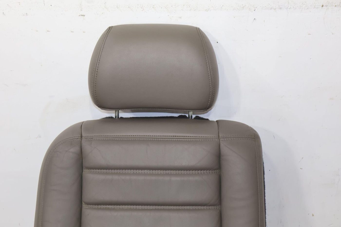 03-07 Hummer H2 2nd / Rear Row Leather Seat (Wheat 502) SUV Only