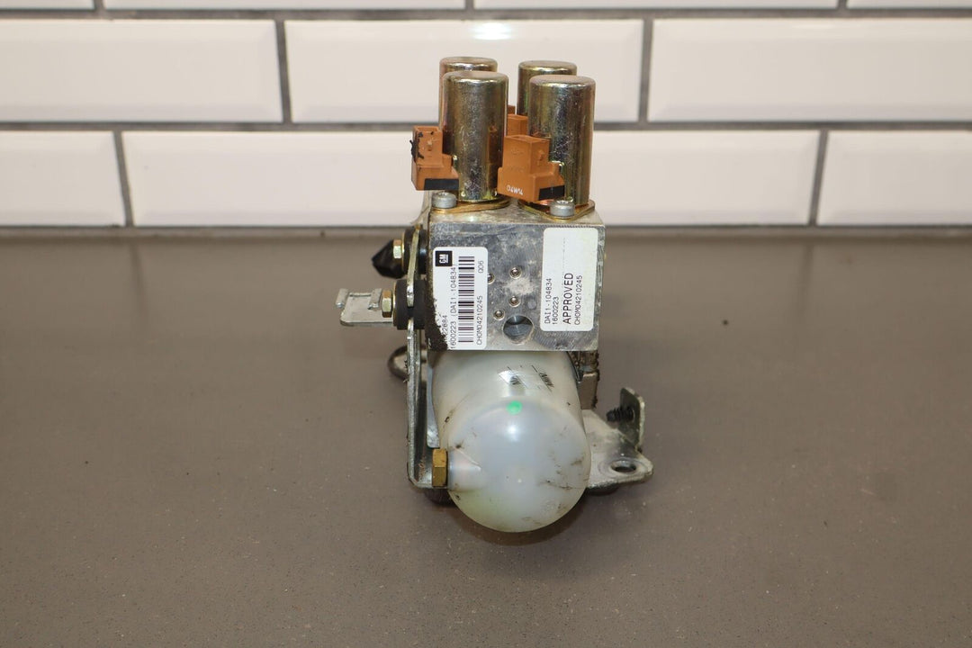 03-06 Chevrolet SSR Convertible Lift Hydraulic Motor (Motor Only)