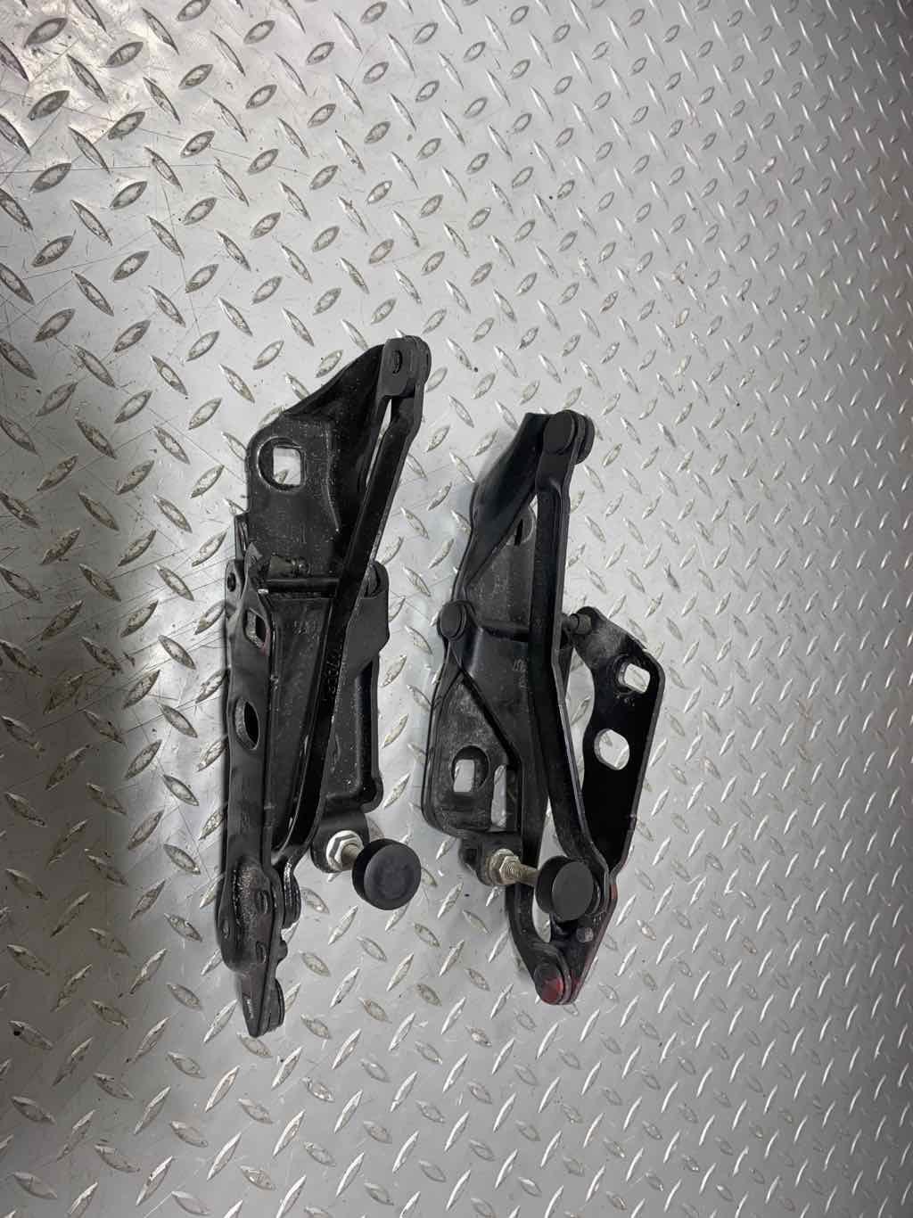 99-04 Chevy Corvette C5 Pair Left & Right Hood Hinges (Tested)