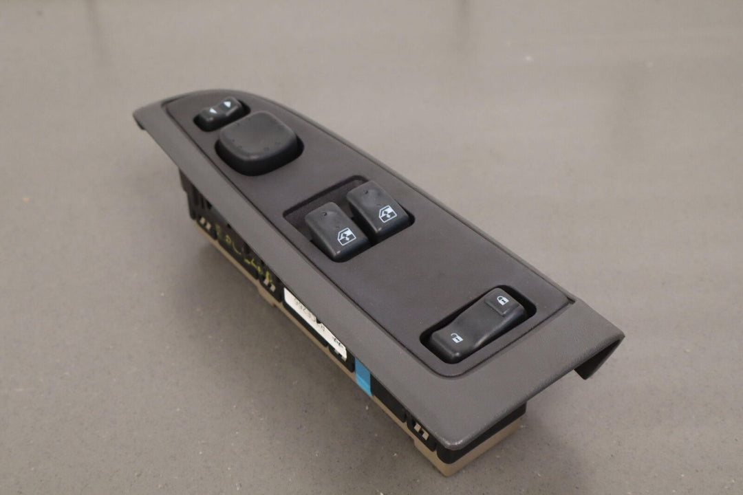 03-07 Chevy Silverado Sierra Extended Cab Driver Master Window Switch with Bezel