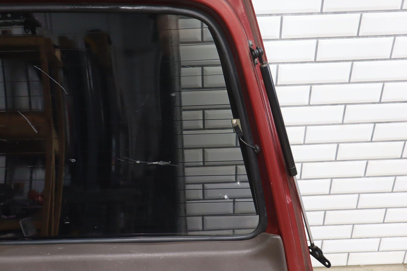 91-97 Toyota Land Cruiser 96-98 LX450 Upper Tail Gate *Med Red