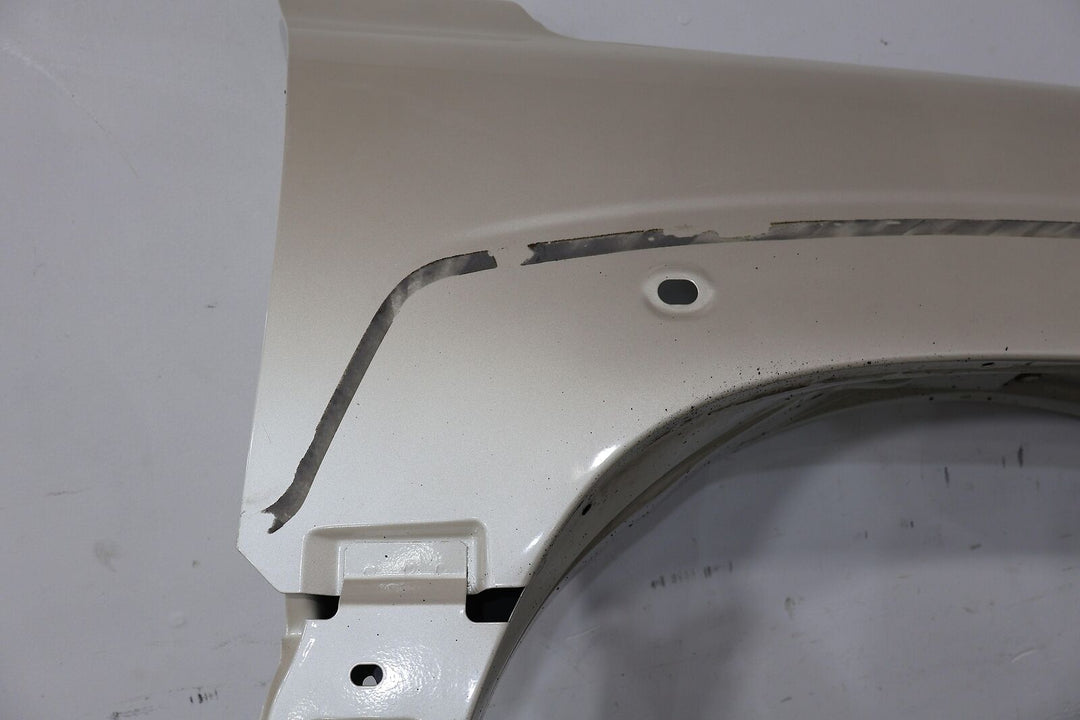 02-06 Cadillac Escalade Front Right RH OEM Fender (White Diamond 98U) See Notes