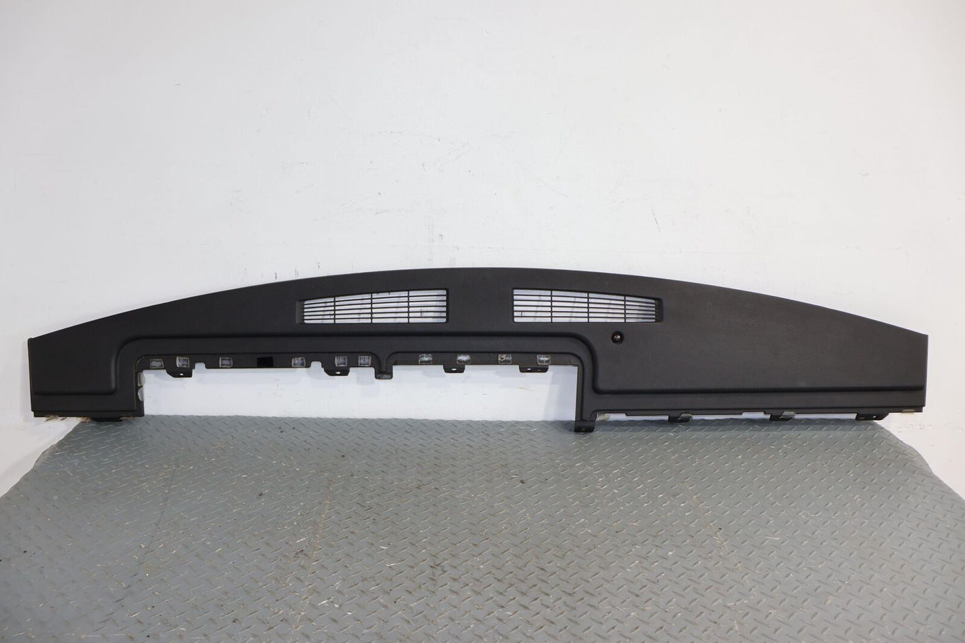 03-07 Hummer H2 OEM Upper Dash Cover Pad (Ebony 48I) See Description