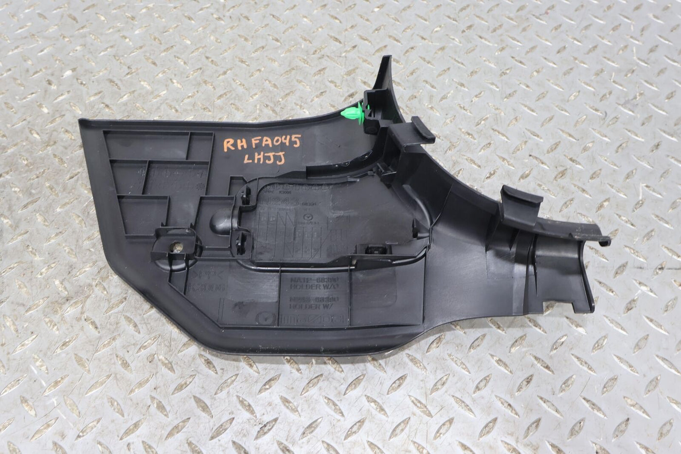 17-20 Fiat 124 Spider Pair LH&RH Interior Kick Trim Panels (Nero XR) See Photos