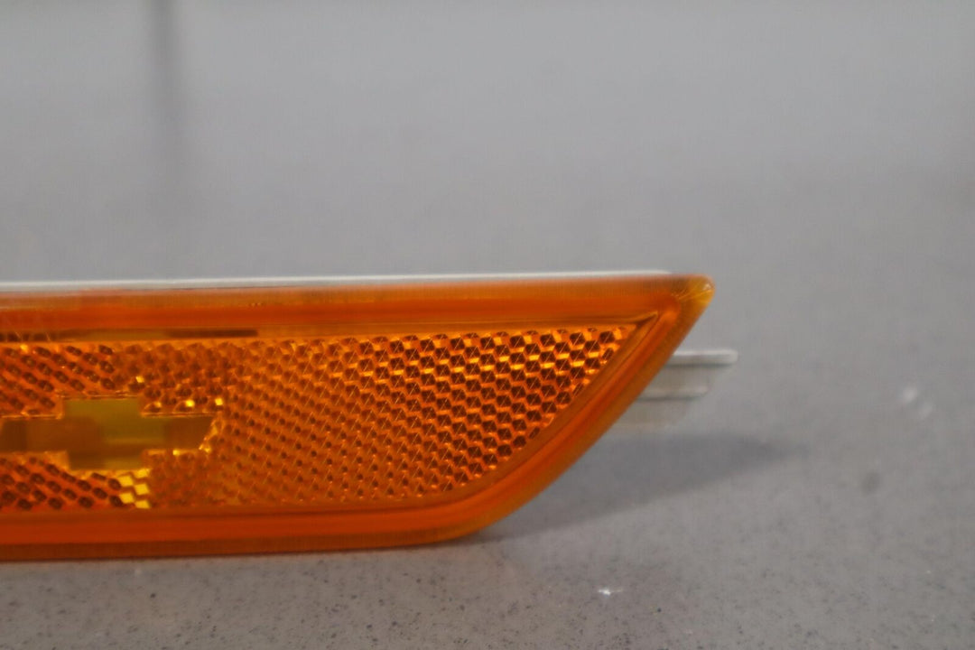 03-06 Chevy SSR Right Passenger Front (Bumper Mounted) Side Marker Lamp Light