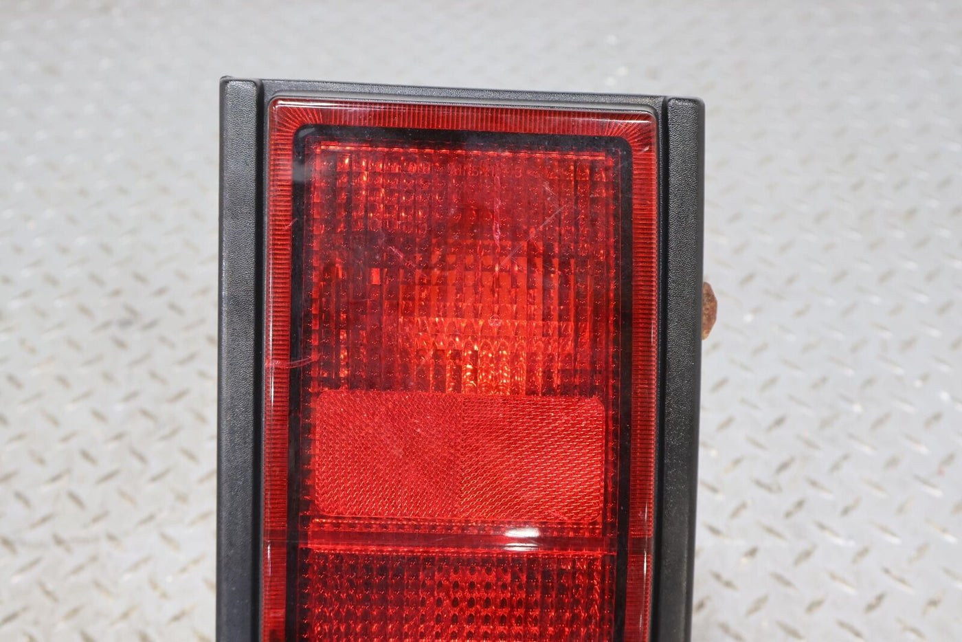 05-09 Hummer H2 Right RH Passenger Tail Light Lamp OEM (SUV) Tested See Notes