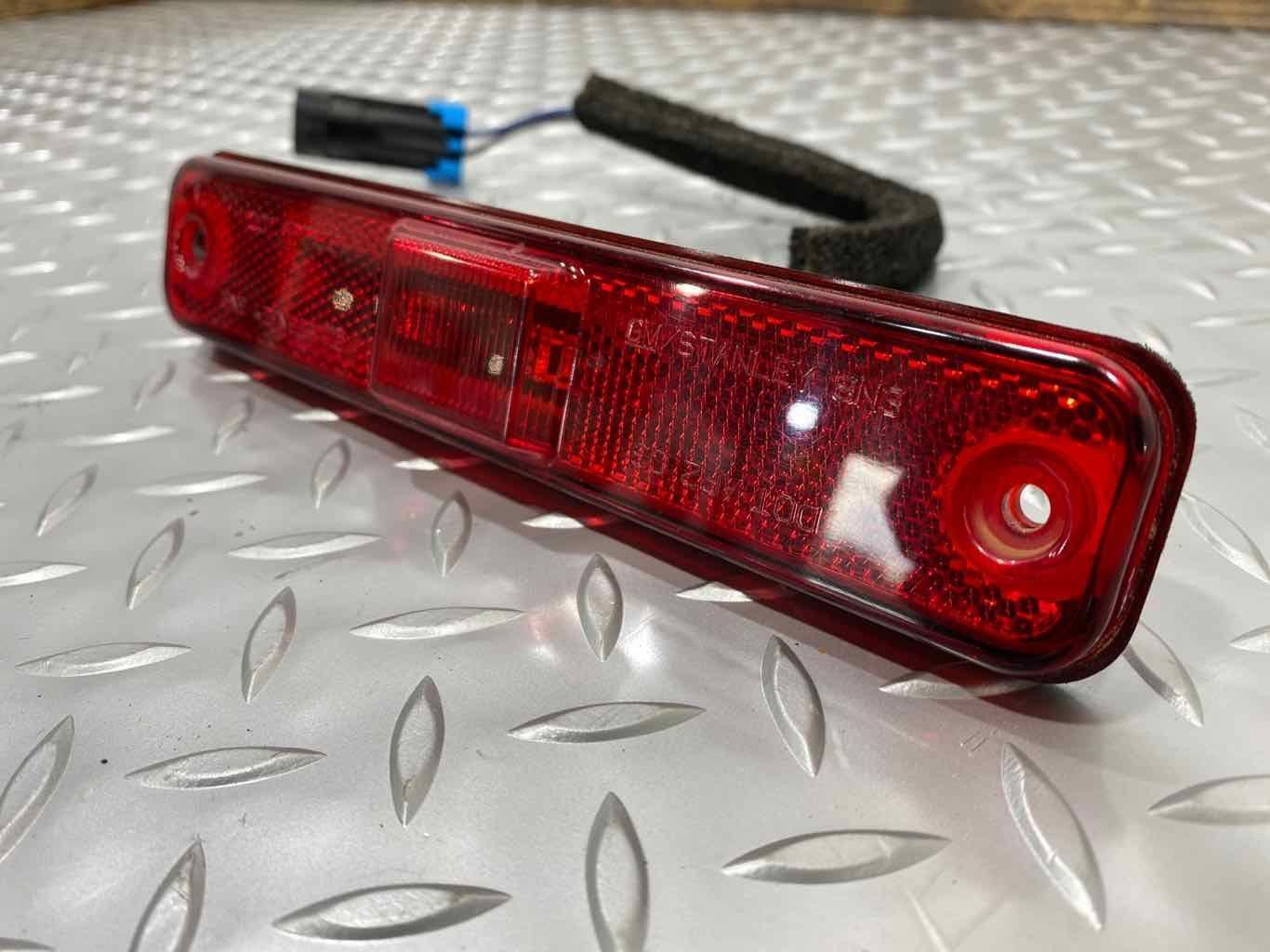 03-09 Hummer H2 Rear Left (Quarter Mount) Red LED Side Marker Light OEM Tested