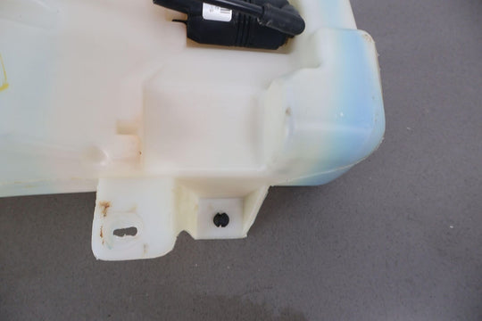 99-06 Chevy Silverado 2500HD Windshield Washer Fluid Reservoir W/ Pump & Lid