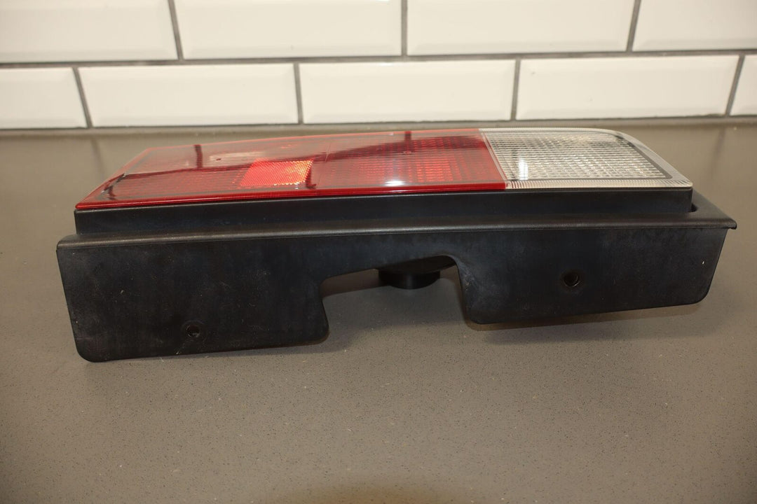 05-09 Hummer H2 SUV RH Right Passenger Tail Light Lamp Body Mounted OEM