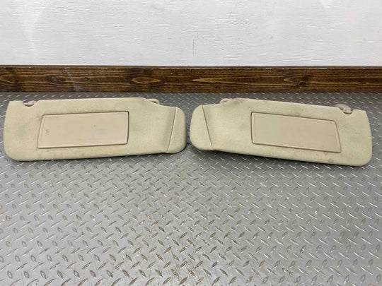 03-06 Cadillac Escalade Pair Driver & Passenger Sun Visors (Shale 15i) Single