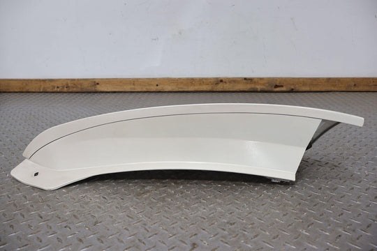 03-06 Escalade Short WB Right Rear Upper Tail Panel Moulding (White Diamond 98U)