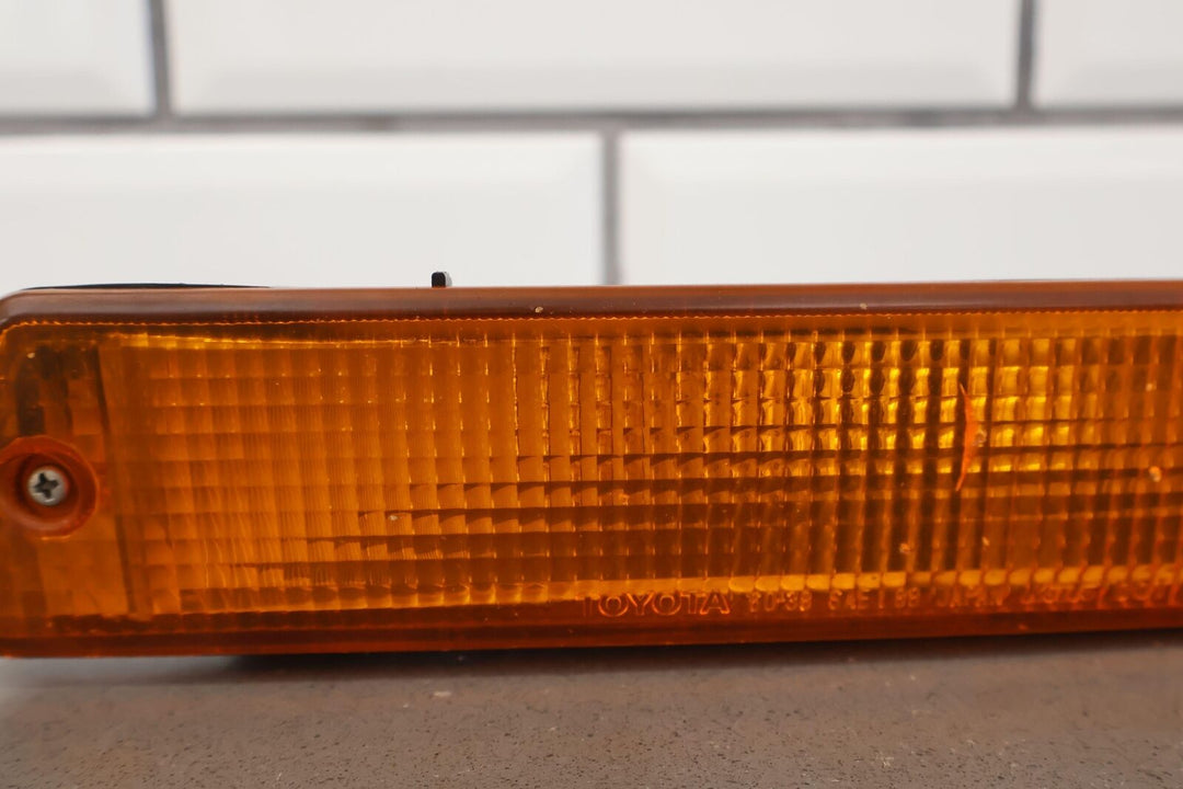 1996-1997 Lexus LX450 Front Left LH Amber Turn Signal Light Lamp (Valance Mount)