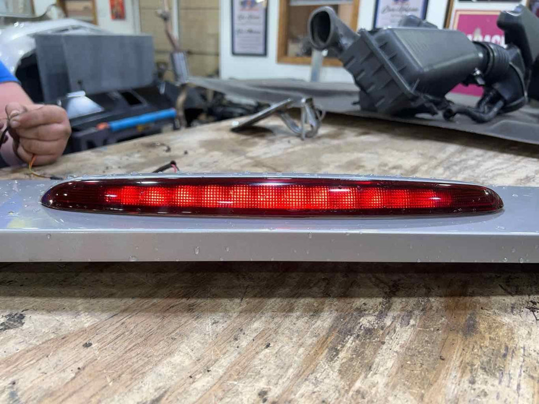 02-05 Ford Thunderbird LED 3RD Brake Light W/Surround (Silver Birch Pearl JP)